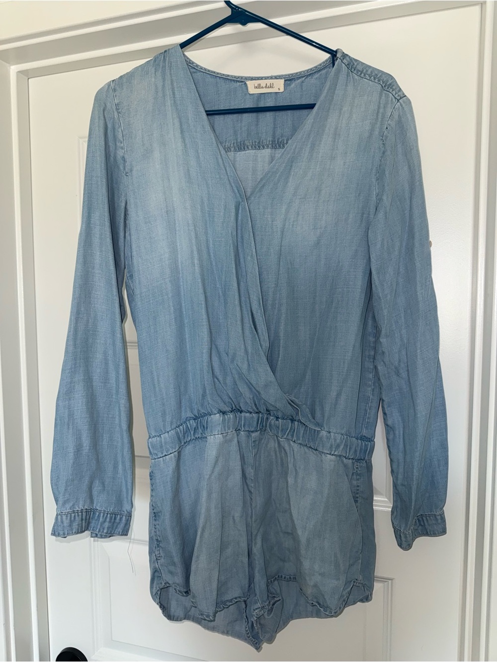 Bella Dahl Light Blue Bay Wash Denim Chambray Cross Front Romper size Small S